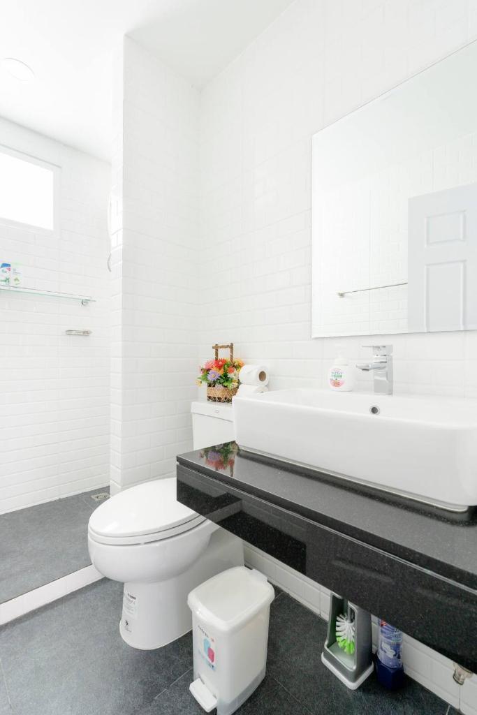 White House Apartment - Chalong