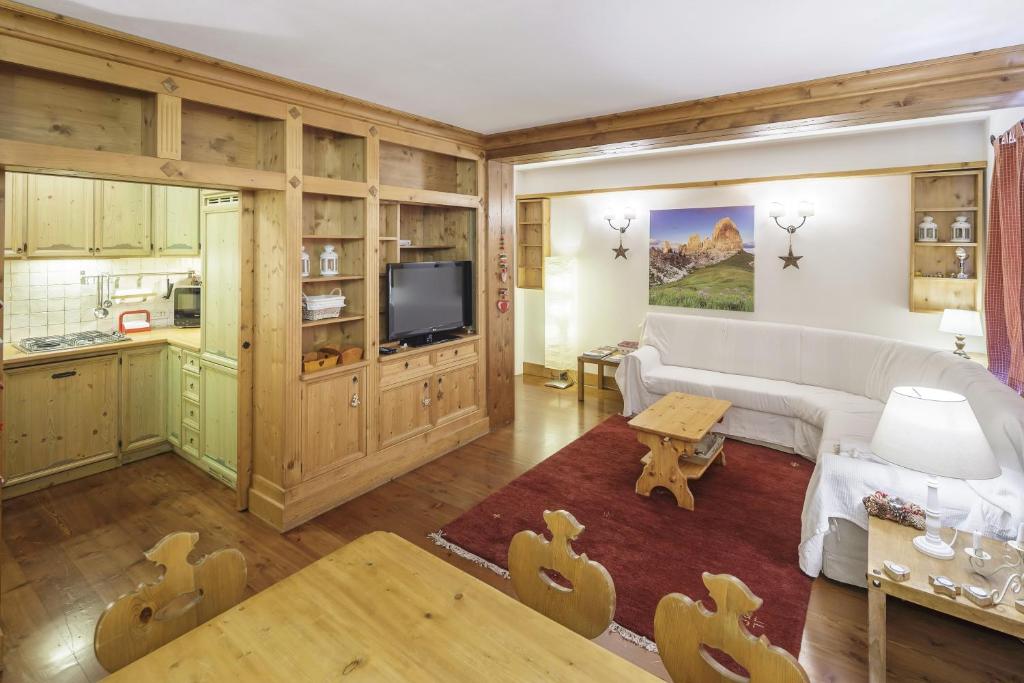 Villa Ronco - Stayincortina photo 1