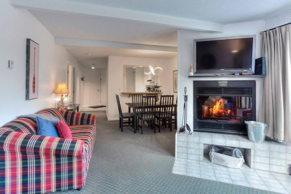 Tremblant Mountain Resort Condo! photo 1