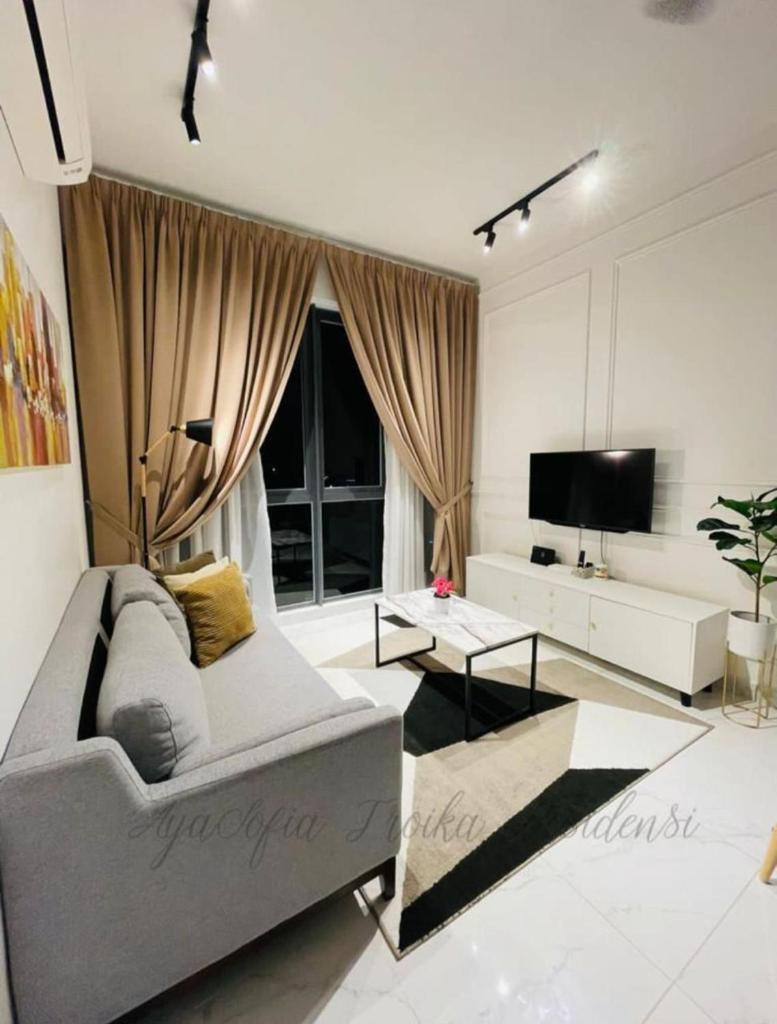 AYASOFIA TROIKA CITY VIEW ( Wifi, Netflix, 4-6 pax)