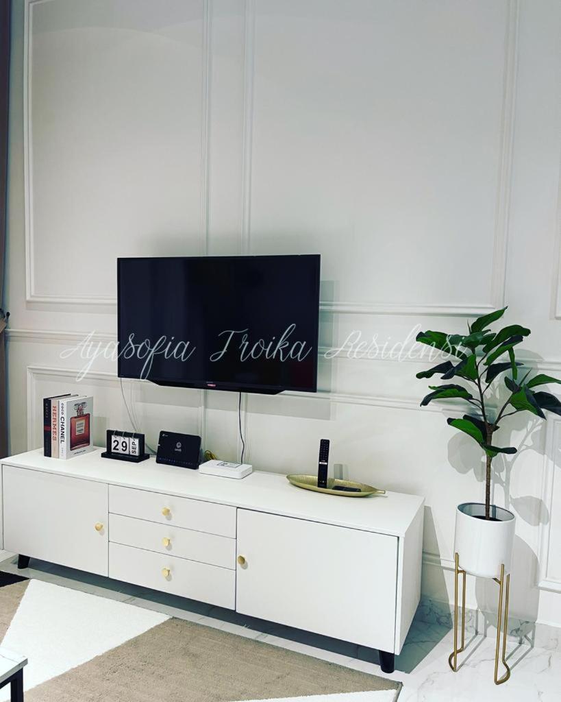 AYASOFIA TROIKA CITY VIEW ( Wifi, Netflix, 4-6 pax) photo 4