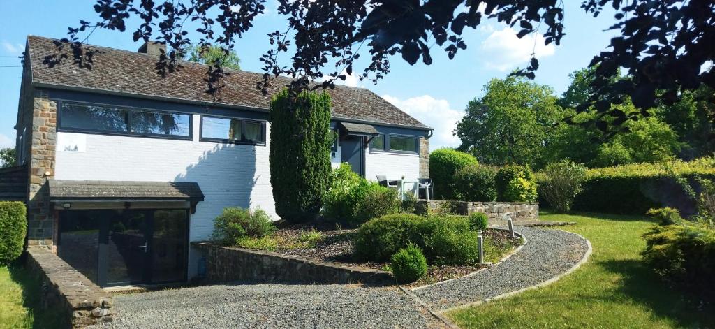 Le Clos des 3 - Vacances avec vue en Ardennes à 5 kilomètres de La Roche - MAISON de 90 m2 avec chambres - avec magnifique jardin photo 3