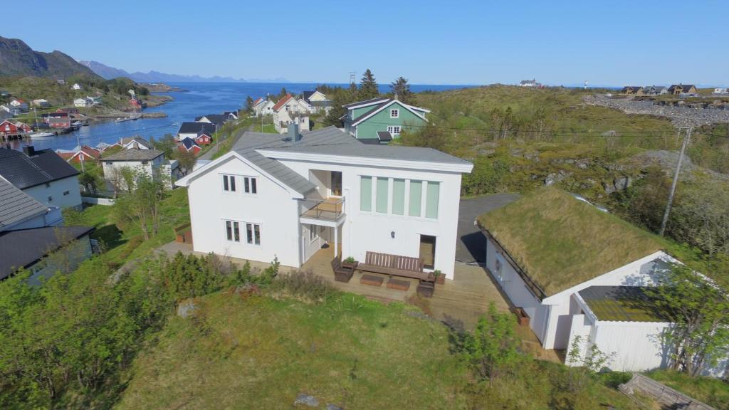 Sørvågen Villa luxury home with sauna photo 3
