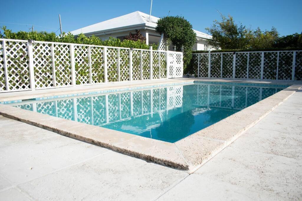 2 Bed 2bath Cottage Pickleball Court Pool photo 4