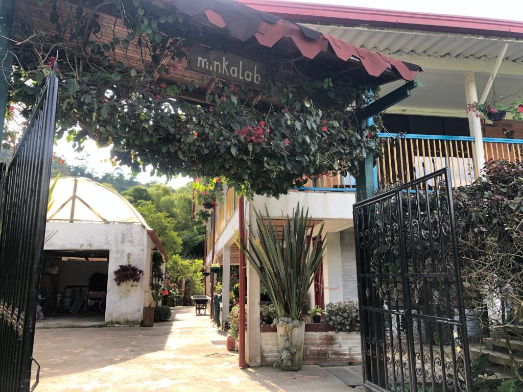 Hostal Minkalab photo 2