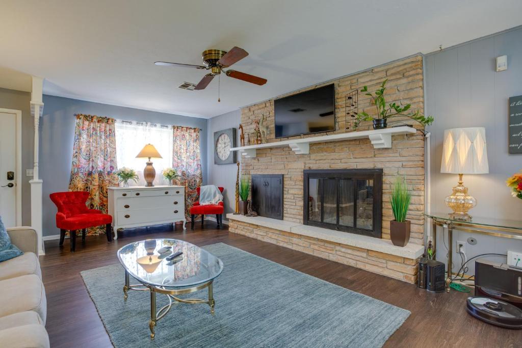 Norman Home with Yard, Walk to Park and OU Campus! photo 3