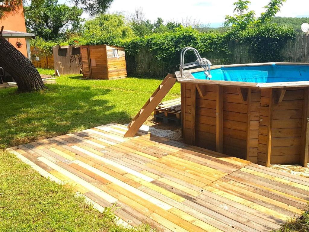 Charming holiday home in Montmeyan with garden photo 1