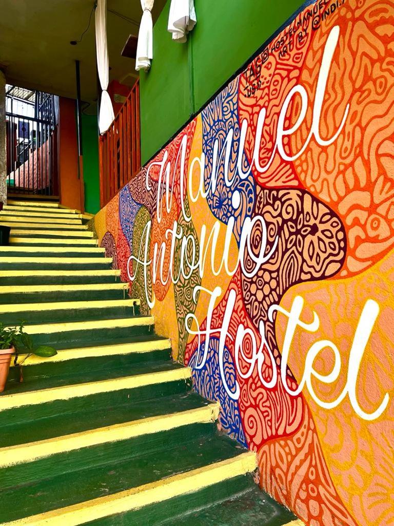 New Hostel Manuel Antonio, Meet new people photo 4