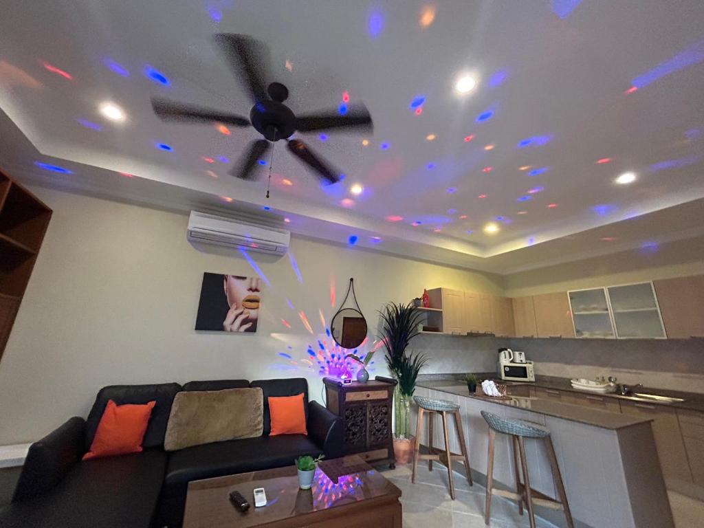 Majestic Residence poolvillas 2 Bedrooms & cozy beach photo 2
