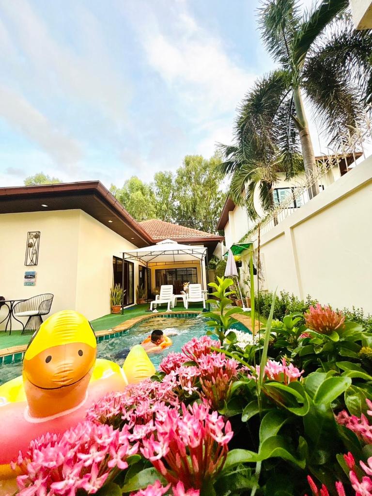 Majestic Residence poolvillas 2 Bedrooms & cozy beach photo 3