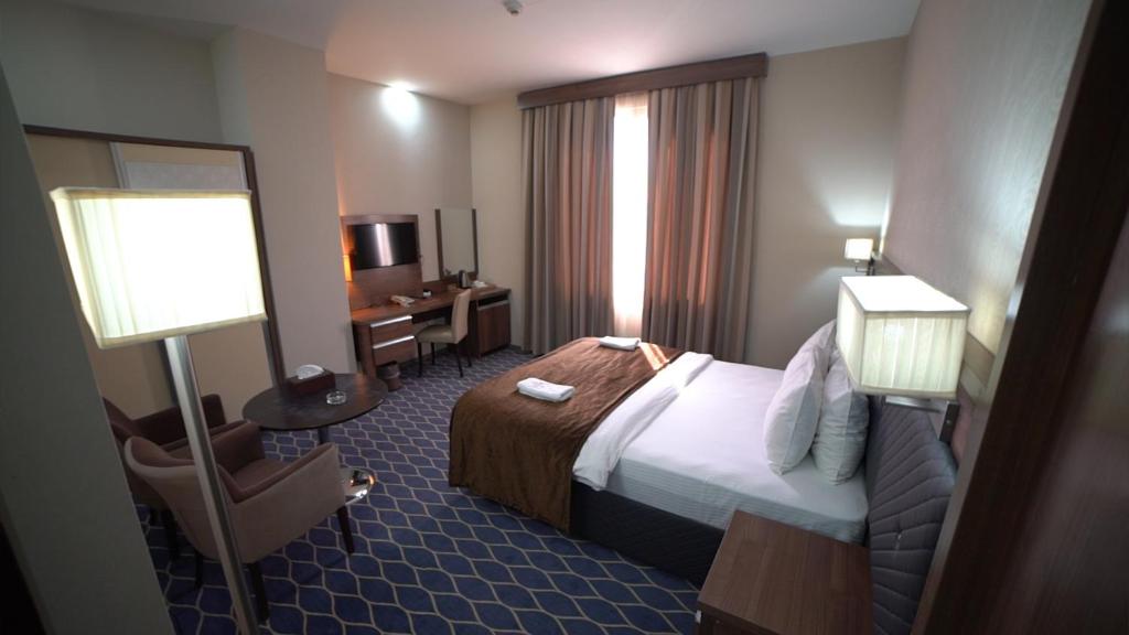 Banoj Hotel photo 1