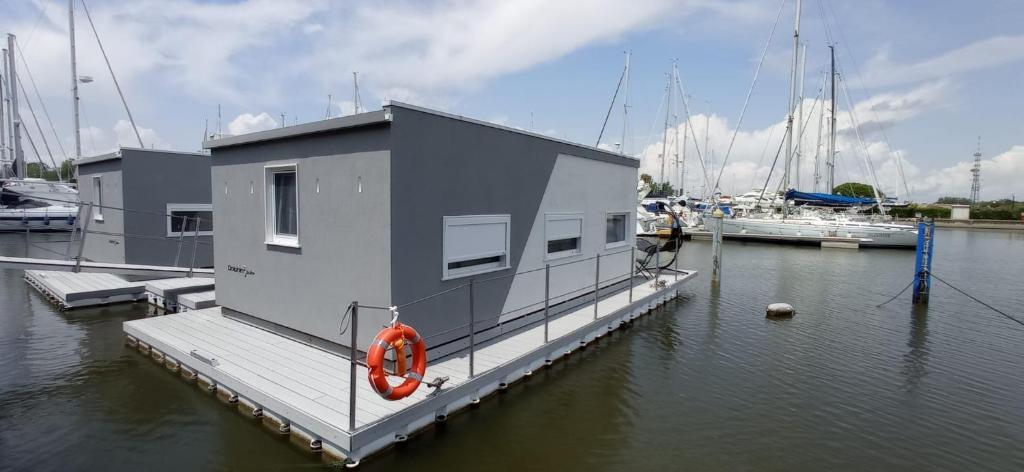 Marina degli Estensi Floating Resort photo 3