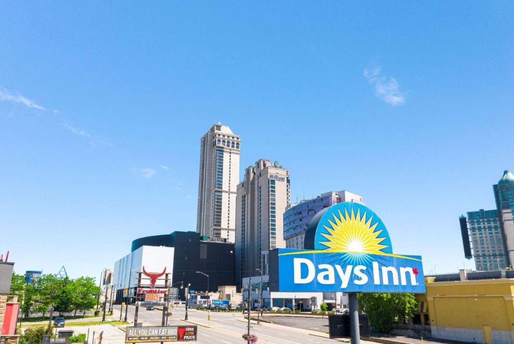 Days Inn by Wyndham Fallsview photo 2