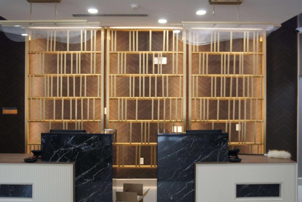 La Quinta Inn & Suites by Wyndham Manchester - Arnold AFB photo 3