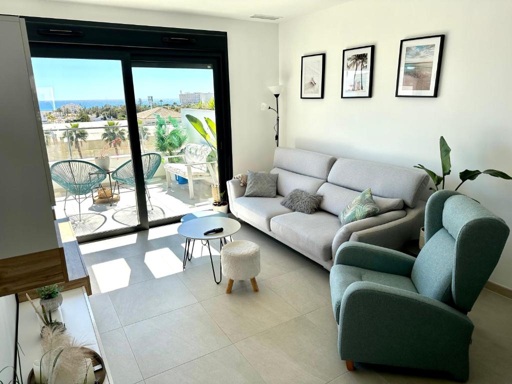 Penthouse 2-Rooms with Private Jacuzzi in the Solarium photo 3