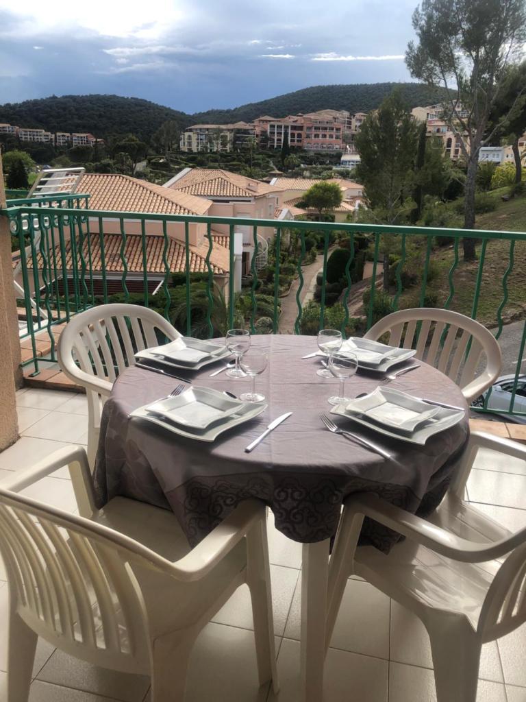 Appartement à Cap Estérel Village Pierre et Vacances Quartier Belvédère Piscines et parking inclus photo 3