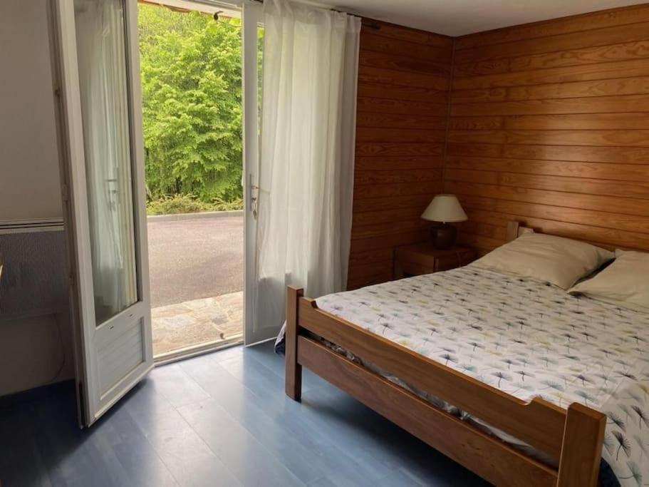 Jolie maison en plein pays vert. photo 1