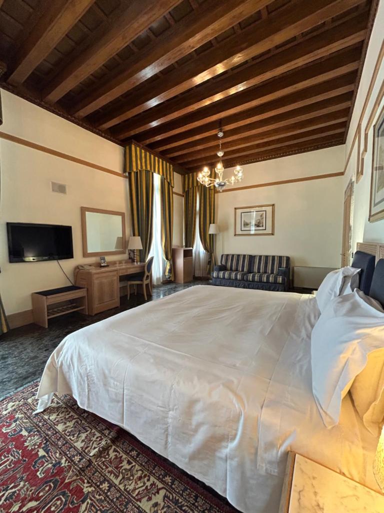 Foscari Palace photo 2