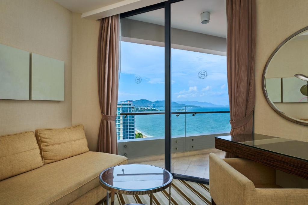 Khách Sạn Sheraton Nha Trang 