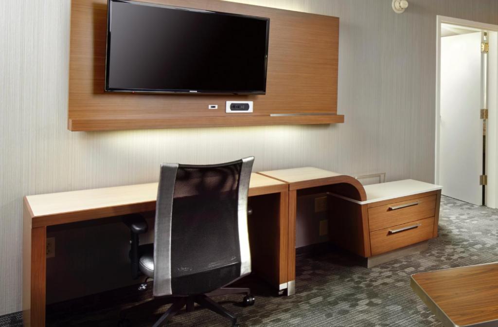 Courtyard by Marriott State College photo 2