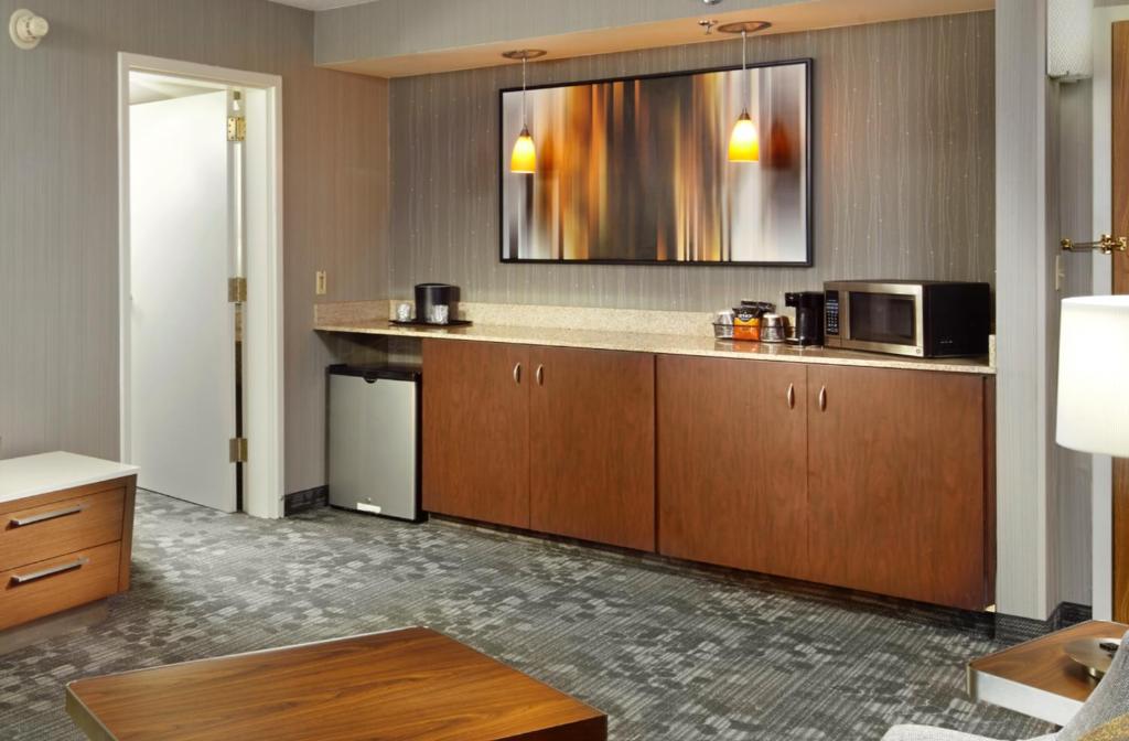 Courtyard by Marriott State College photo 3