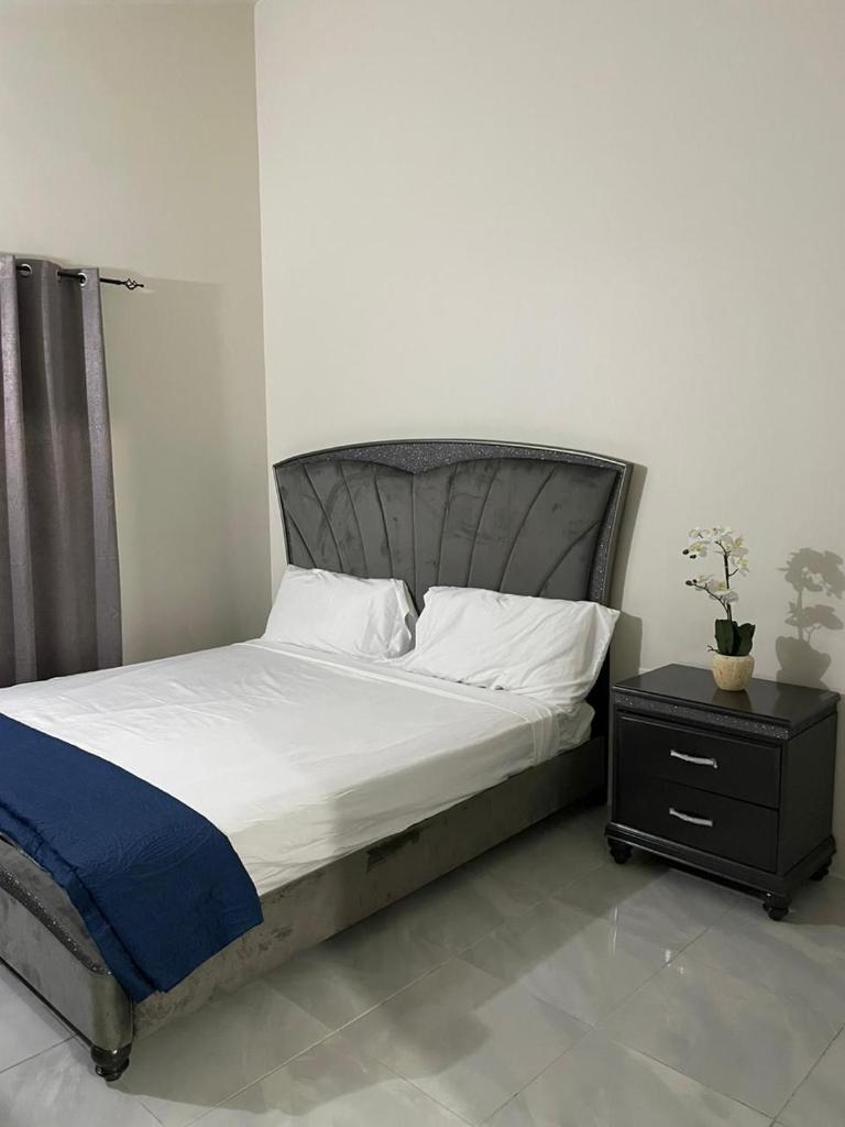 One king Bed Near Puerto Seco Beach photo 3