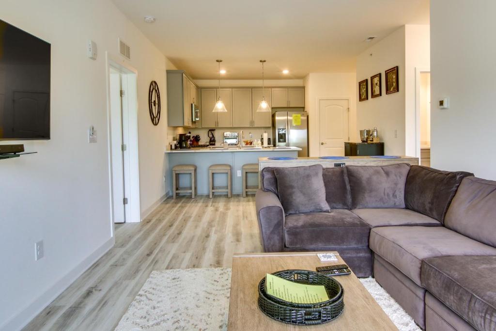 Lewes Vacation Rental with Balcony and Pool Access photo 3