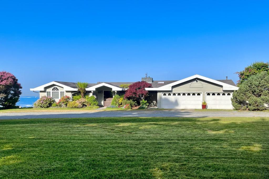 Whalerock Luxury Home photo 1