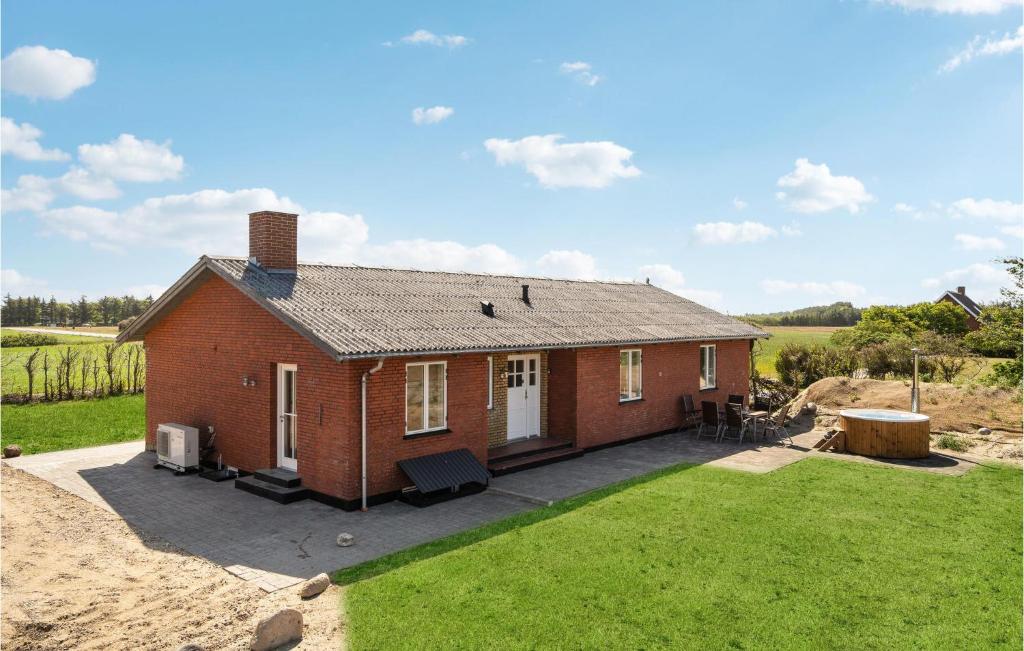 Amazing Home In Tim With Wifi And 3 Bedrooms