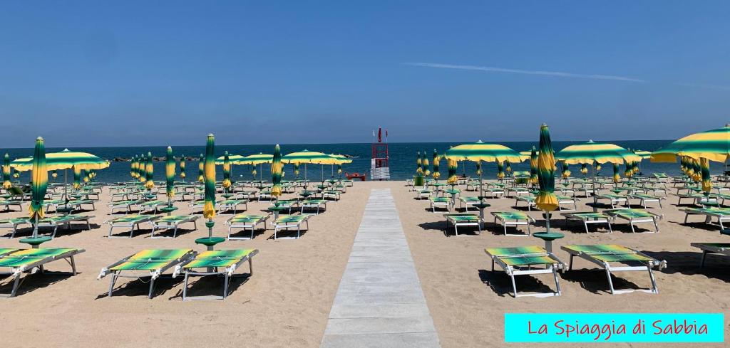 Conero-30 mt dal Mare, Balcone V i s t a Mare e Spiaggia di sabbia photo 4