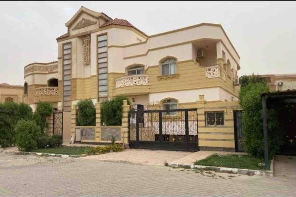 Amazing 5 Bedroom Holiday house photo 4