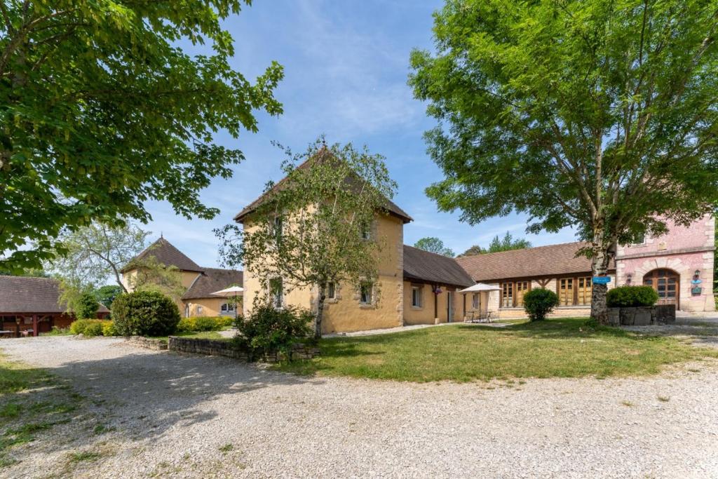 Gîte Cascades des Tufs 2 pièces piscine photo 1