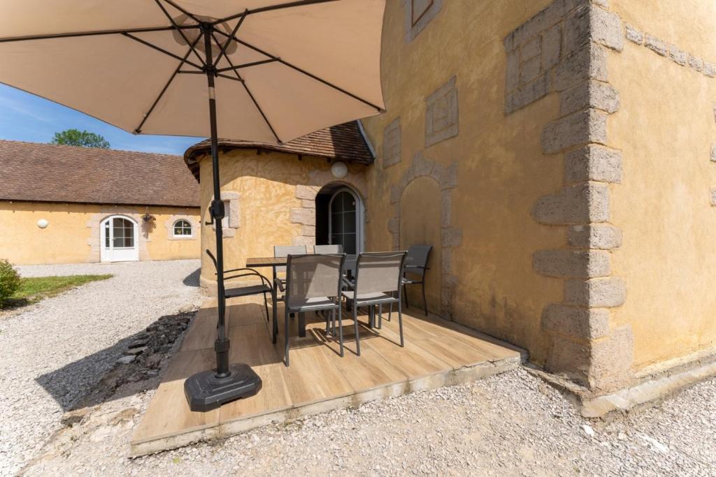 Gite Chateau 3 chambres piscine chauffée photo 3