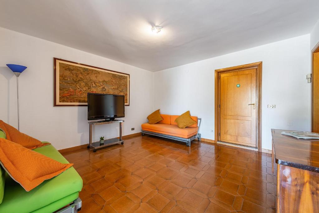 Crafty House With Wi-Fi - Happy Rentals photo 4