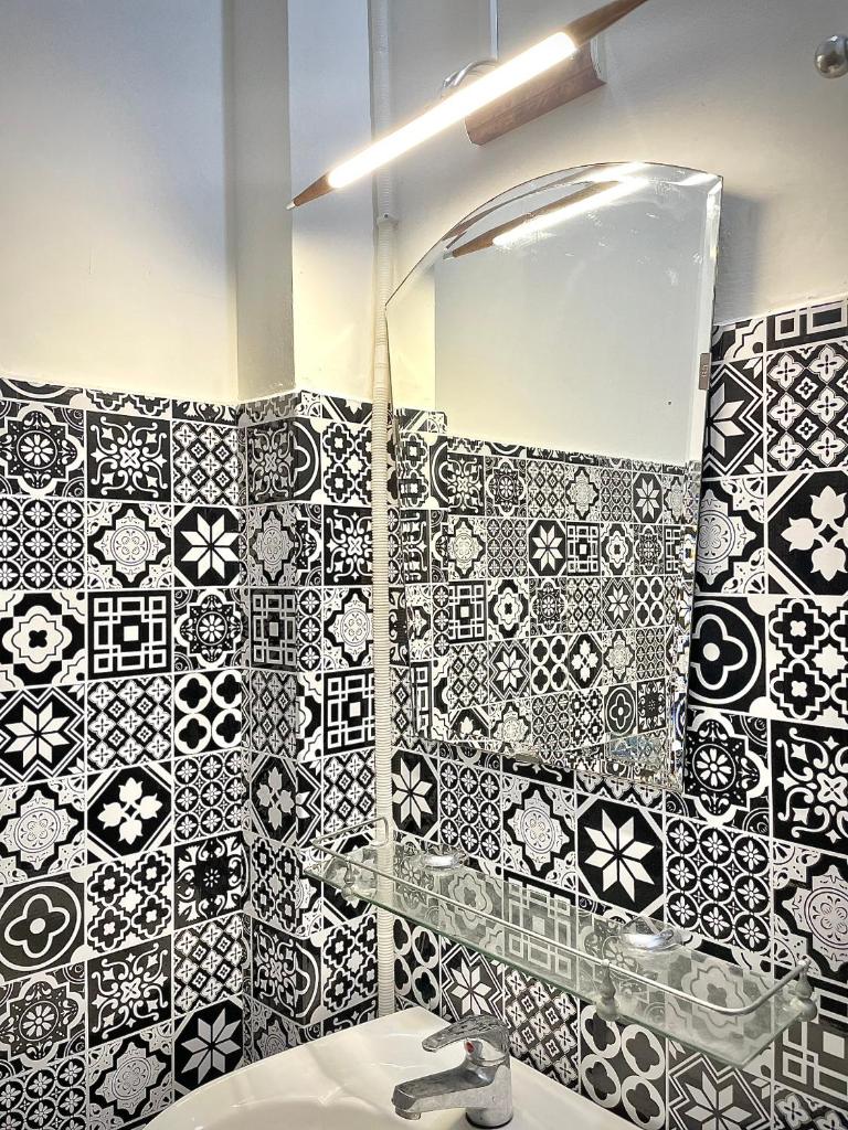 Bê Tông Residences Homestay - Tap to explore photos