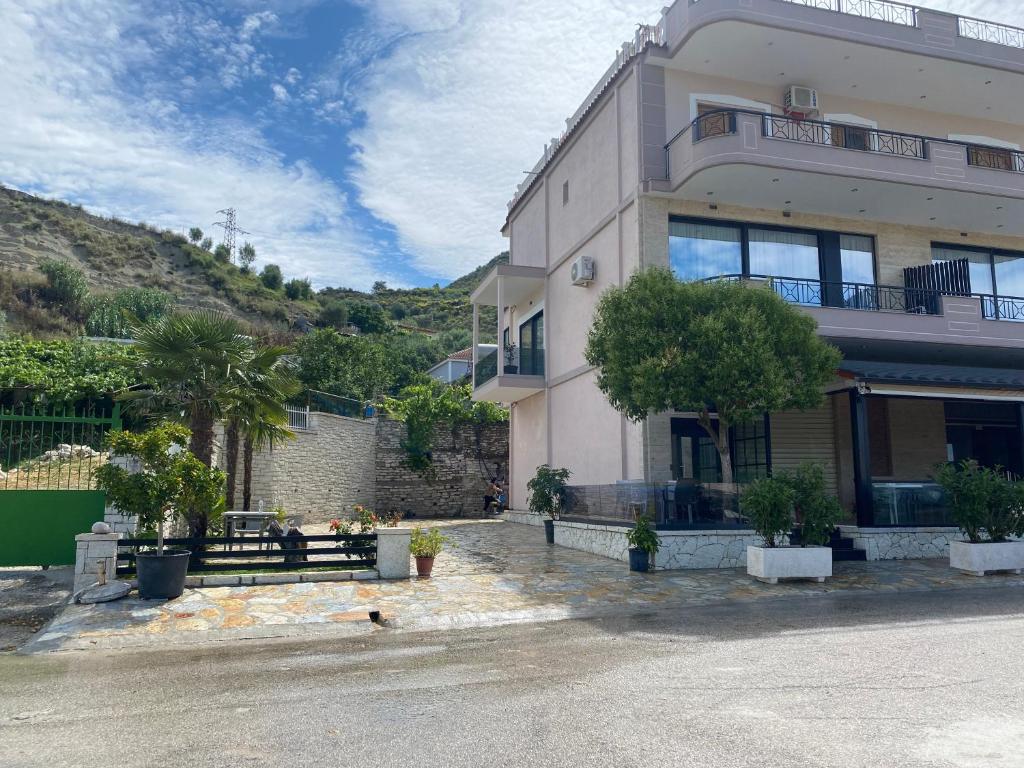 Ersid Guesthouse photo 4