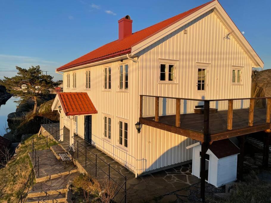 Seafront villa at Gjeving, Lyngør photo 4
