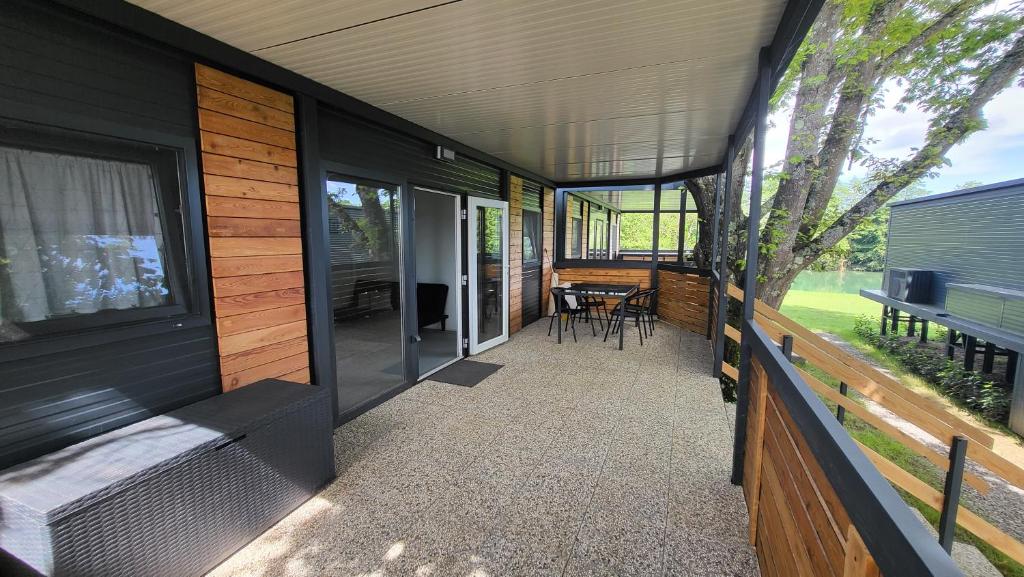 Big Berry Kolpa- King mobile house photo 2