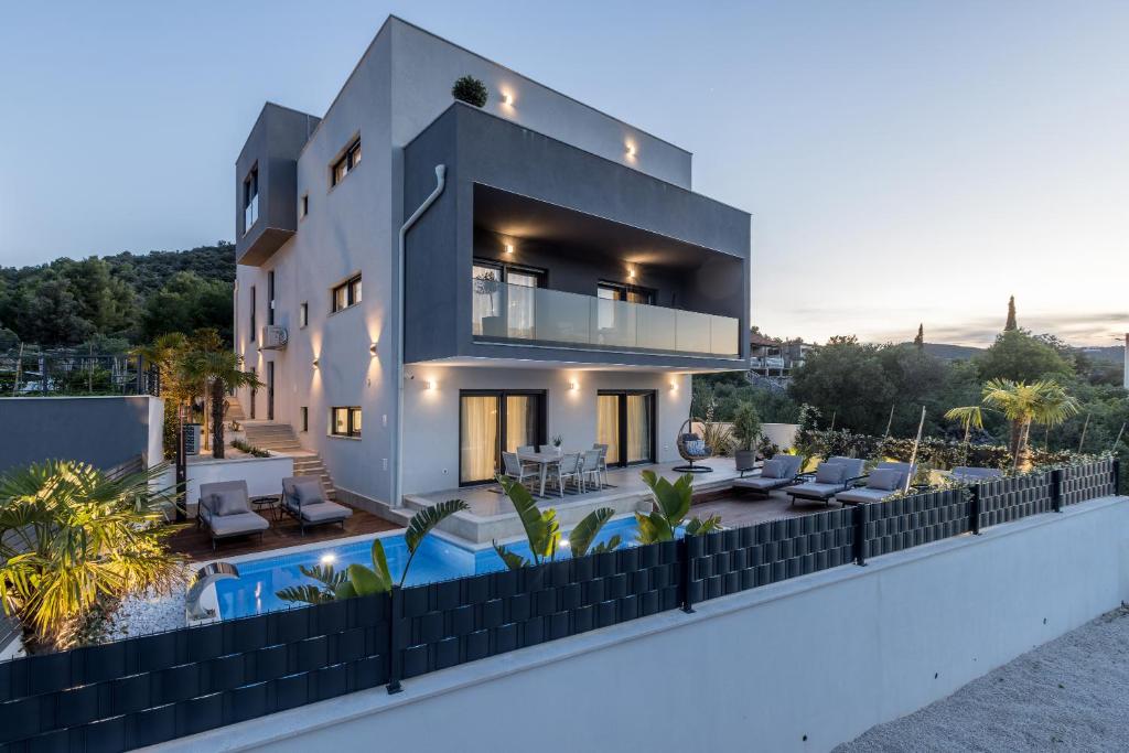 Villa ToDo with heated pool and jacuzzi photo 4