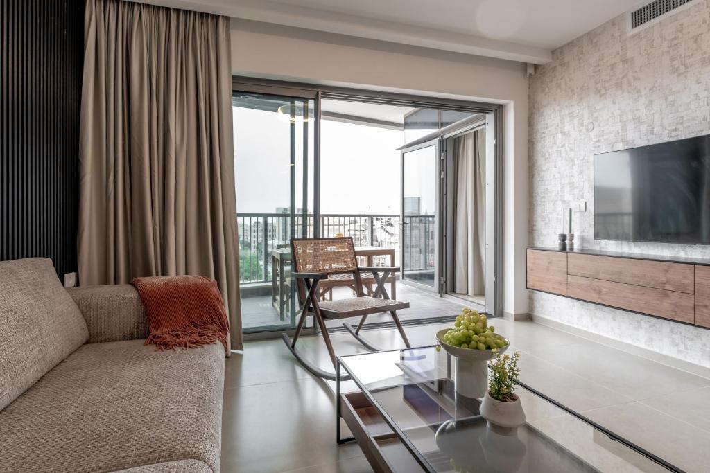 Holysuite Savyon View Tower photo 1