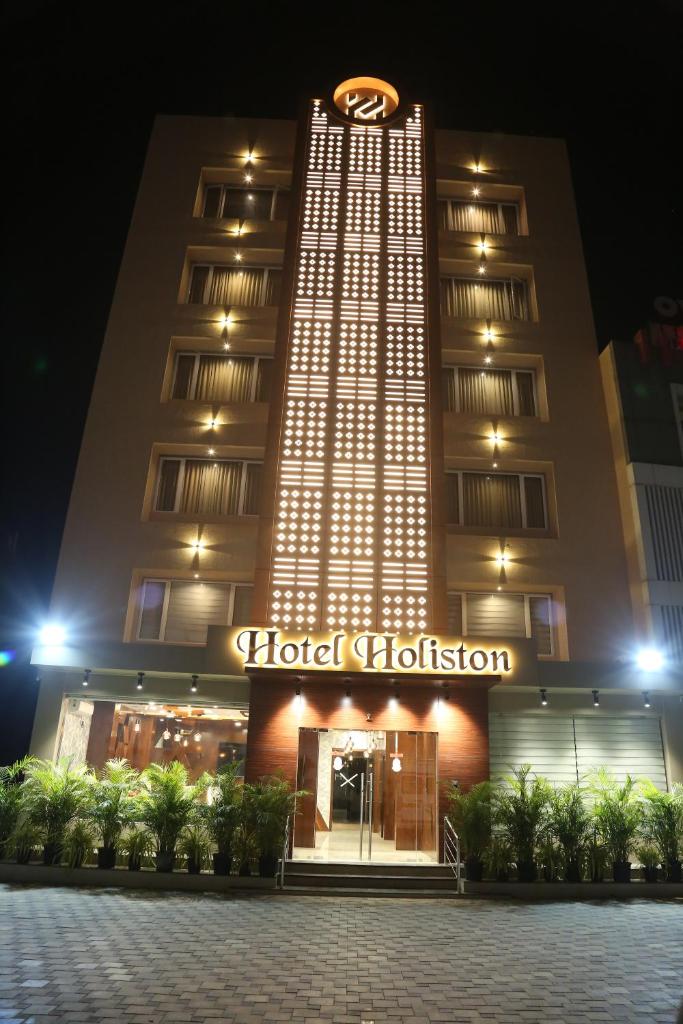 HOTEL HOLISTON photo 3