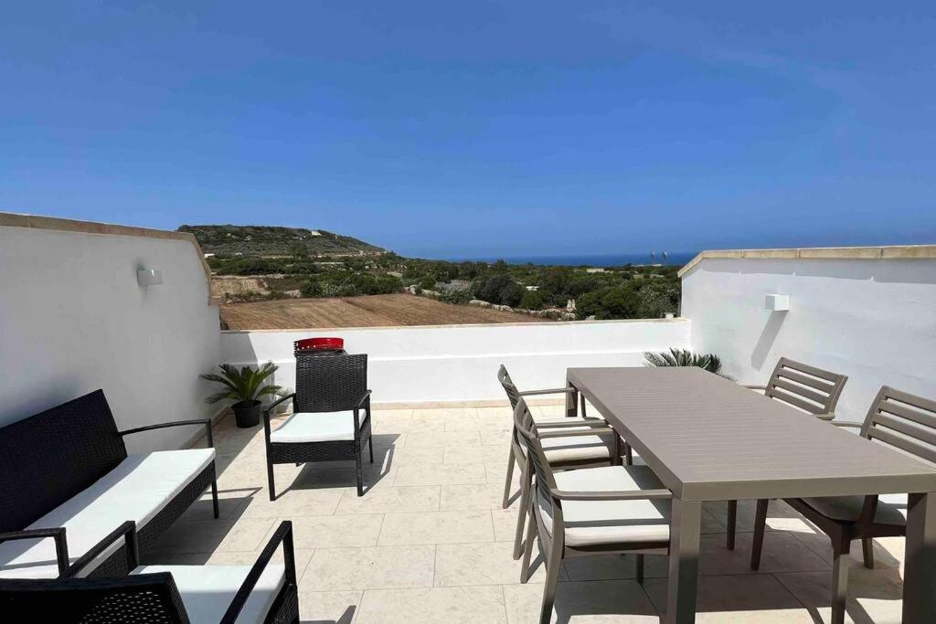 Brand new 3-level sea view apartment near beach photo 1