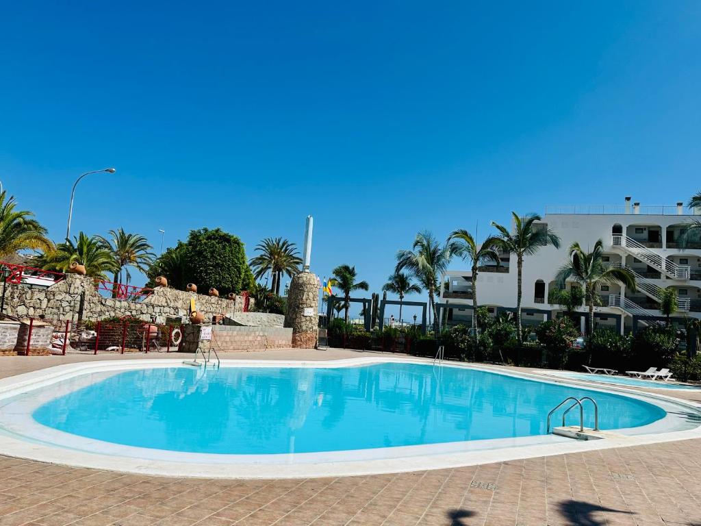 VERY NICE DUPLEX 50 MERETS FROM THE BEACH. photo 2