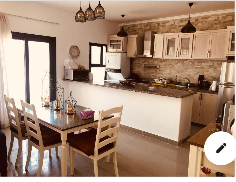 Lovely chalet 4- bedroom directly on the lagoon photo 3