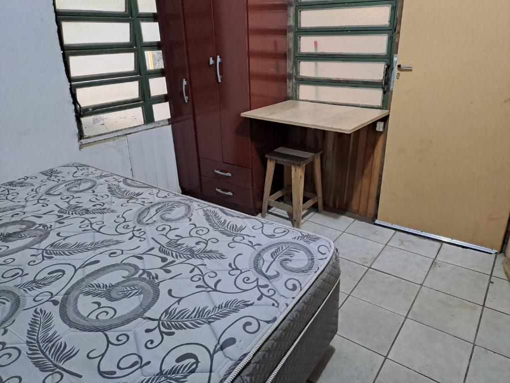 Quarto privativo, banheiro externo. photo 4