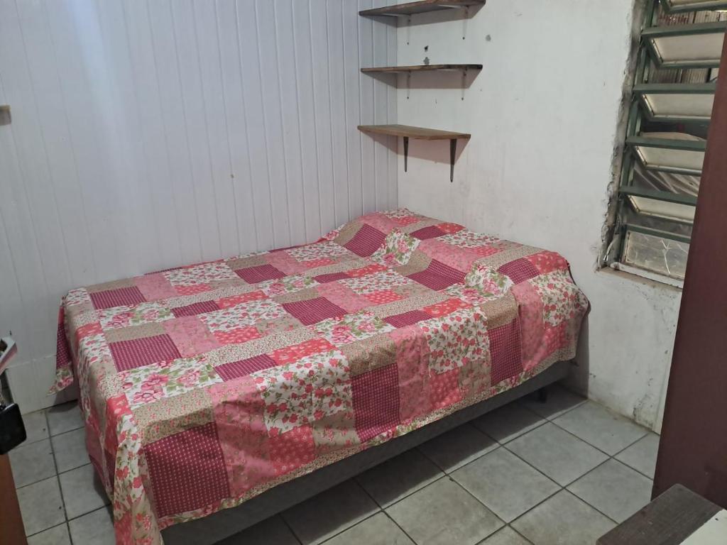 Quarto privativo, banheiro externo. photo 1