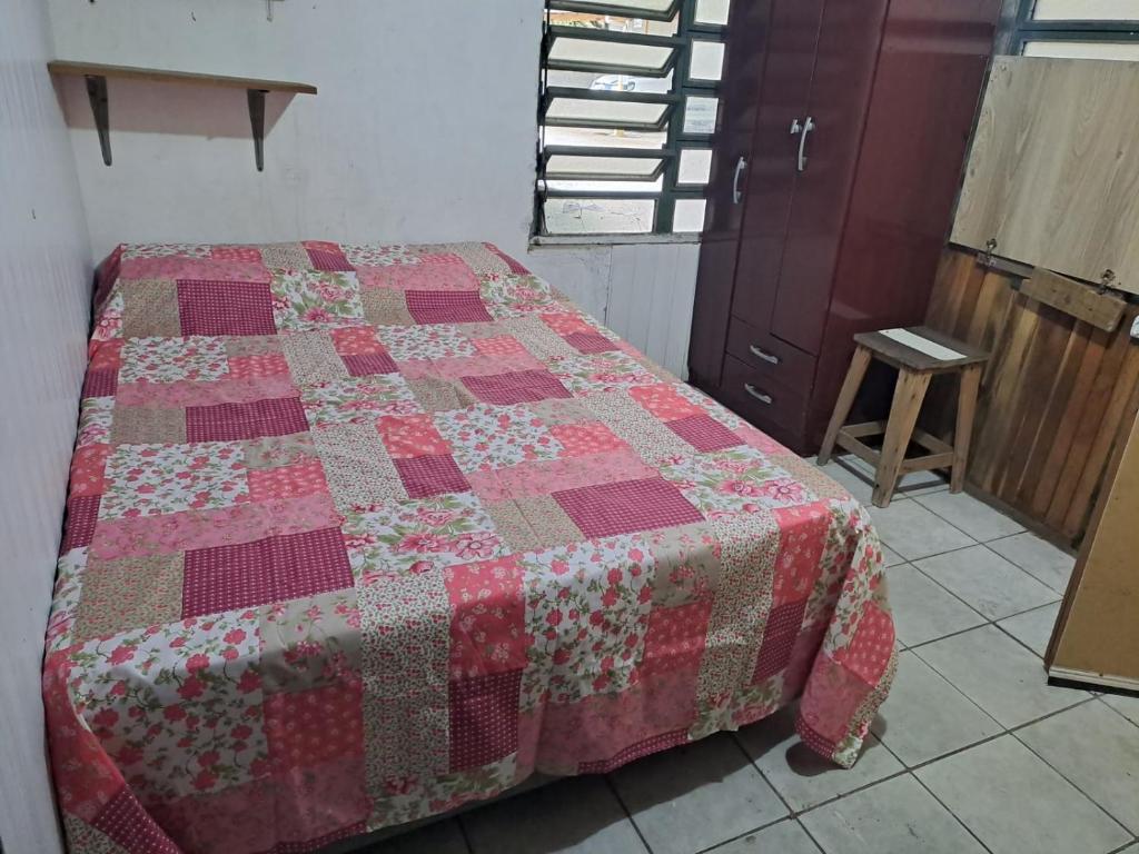 Quarto privativo, banheiro externo. photo 2
