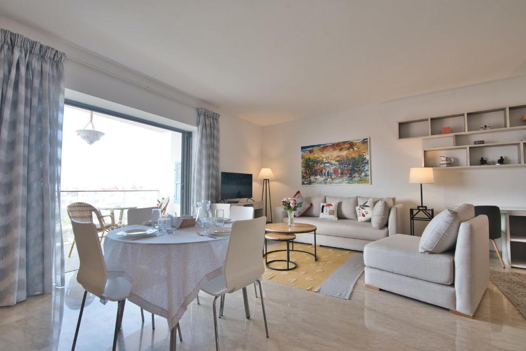 Luxury Apartment 90sqm with Pool near Beach WIFI Unlimited Optical Fiber photo 2