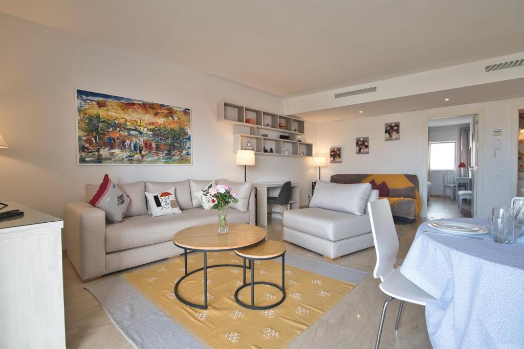 Luxury Apartment 90sqm with Pool near Beach WIFI Unlimited Optical Fiber photo 1