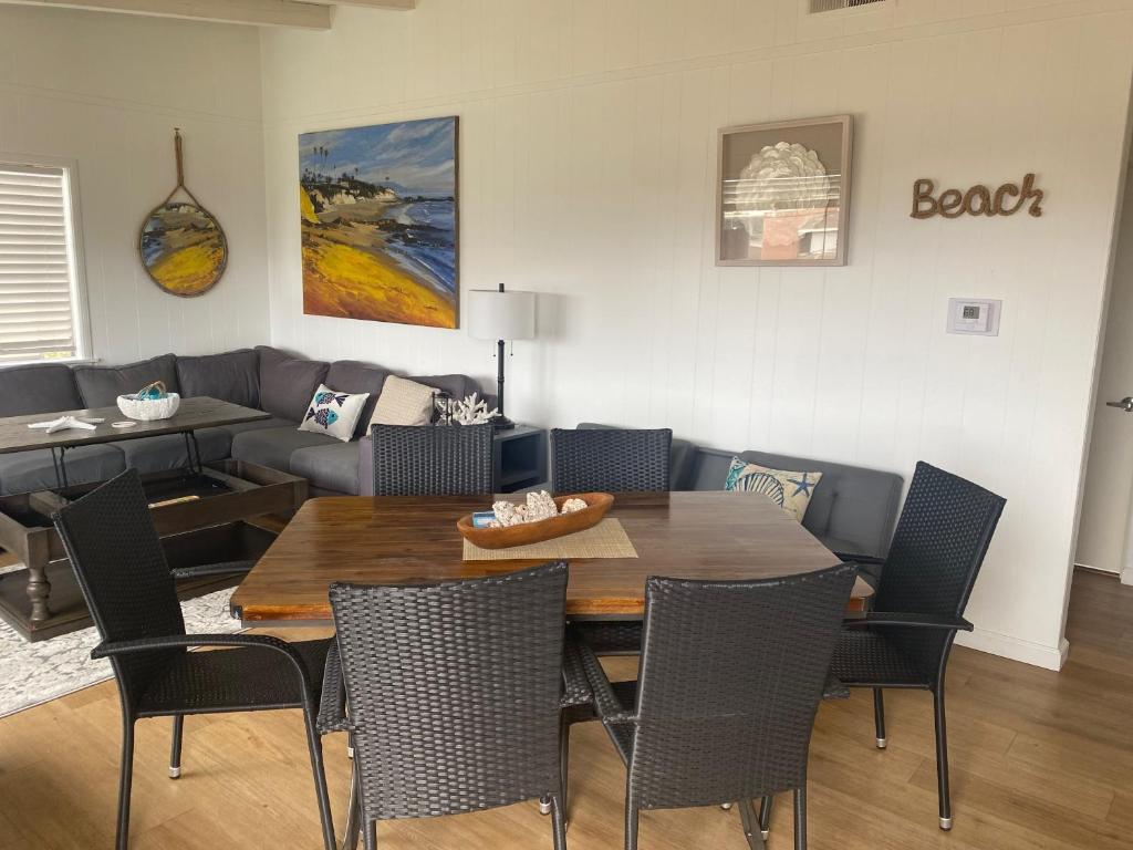 Beach Style Home~Heart of Encinitas, Close to Beaches & Shopping photo 3
